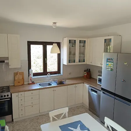 With Terrace شقة *